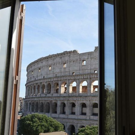 Jacuzzi In Front Of The Colosseum Ρώμη Εξωτερικό φωτογραφία