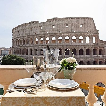 Jacuzzi In Front Of The Colosseum Ρώμη Εξωτερικό φωτογραφία